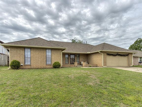2nd image of 32 Corona Dr