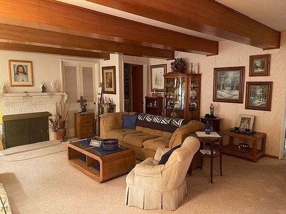 4th image of 8508 N San Pablo Way
