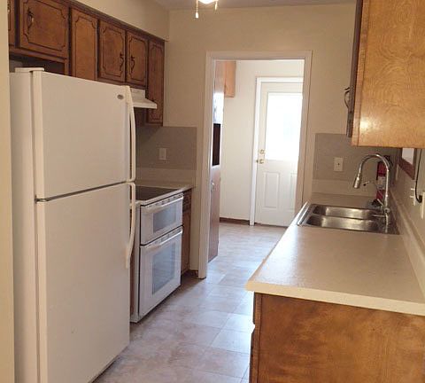 4th image of 6096 Sonny Ln