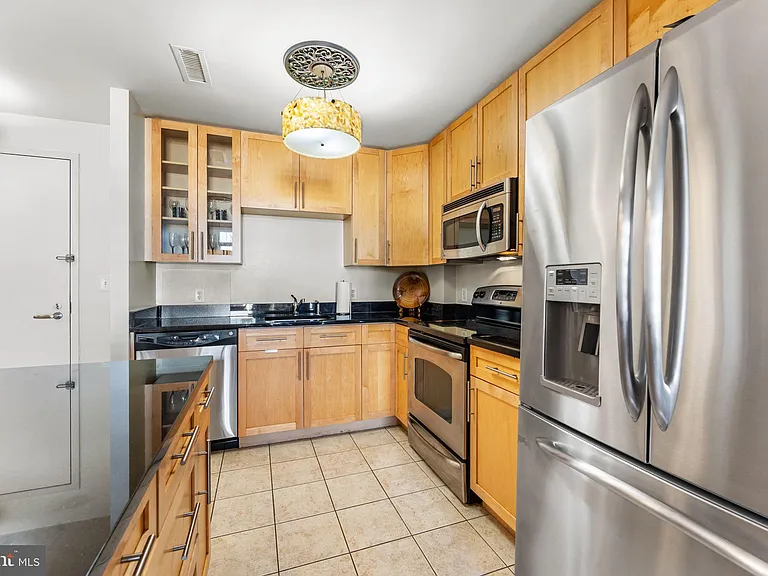 155 Potomac Psge #436 — Photo 4