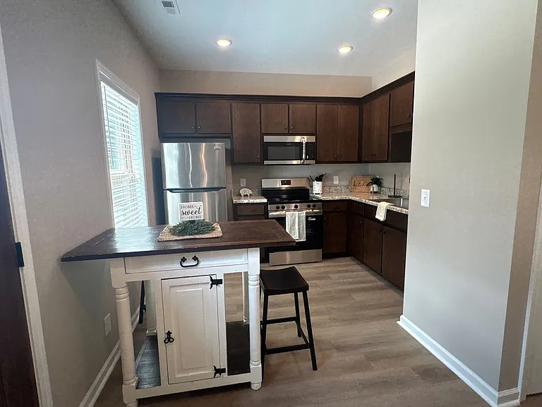 513 West End Circle — Photo 19