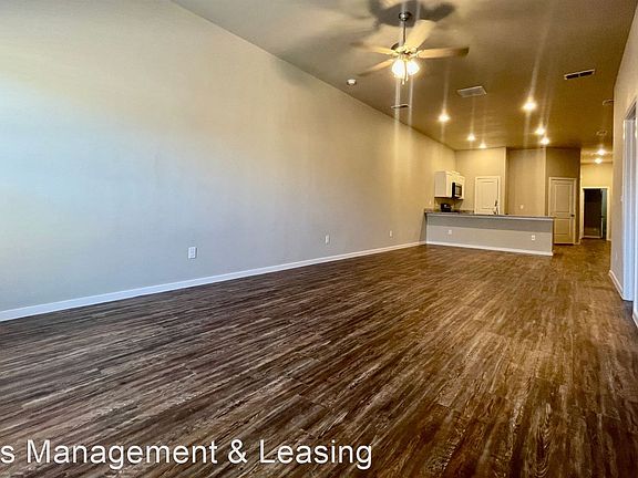 5th image of 2106 N Avenue K #B
