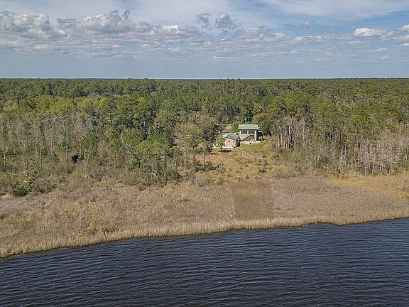 Overhead view with Bay