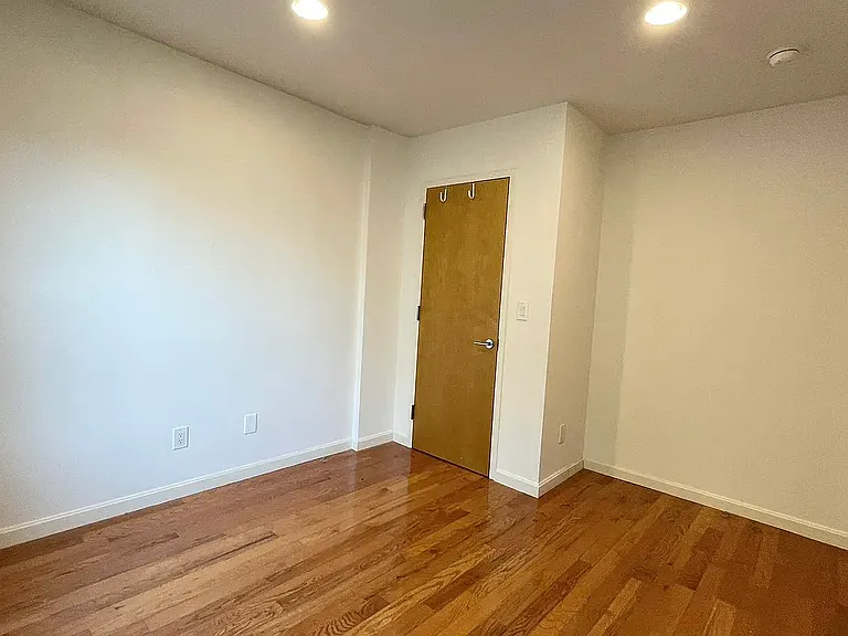 369 W 126th St #3 — Photo 11