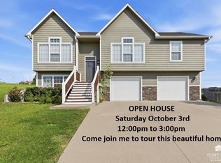8867 Regina Ln, Manhattan, KS 66502