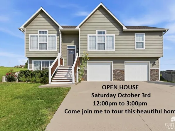 8867 Regina Ln, Manhattan, KS 66502