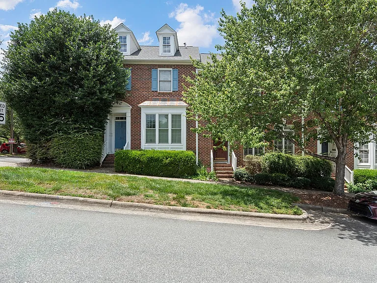 202 Greenview Dr — Photo 5