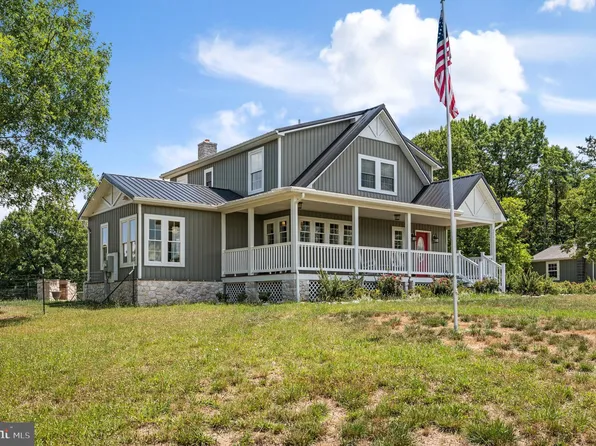 190 W Redstone Trl, Slanesville, WV 25444