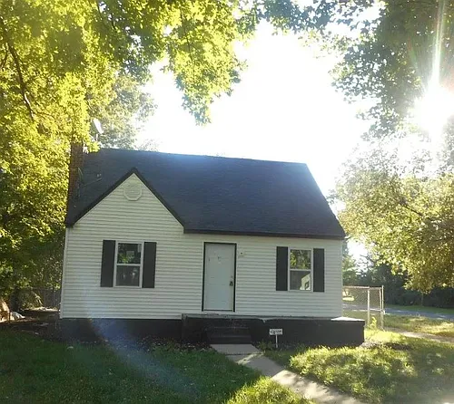 19900 Monte Vista St Photo 1