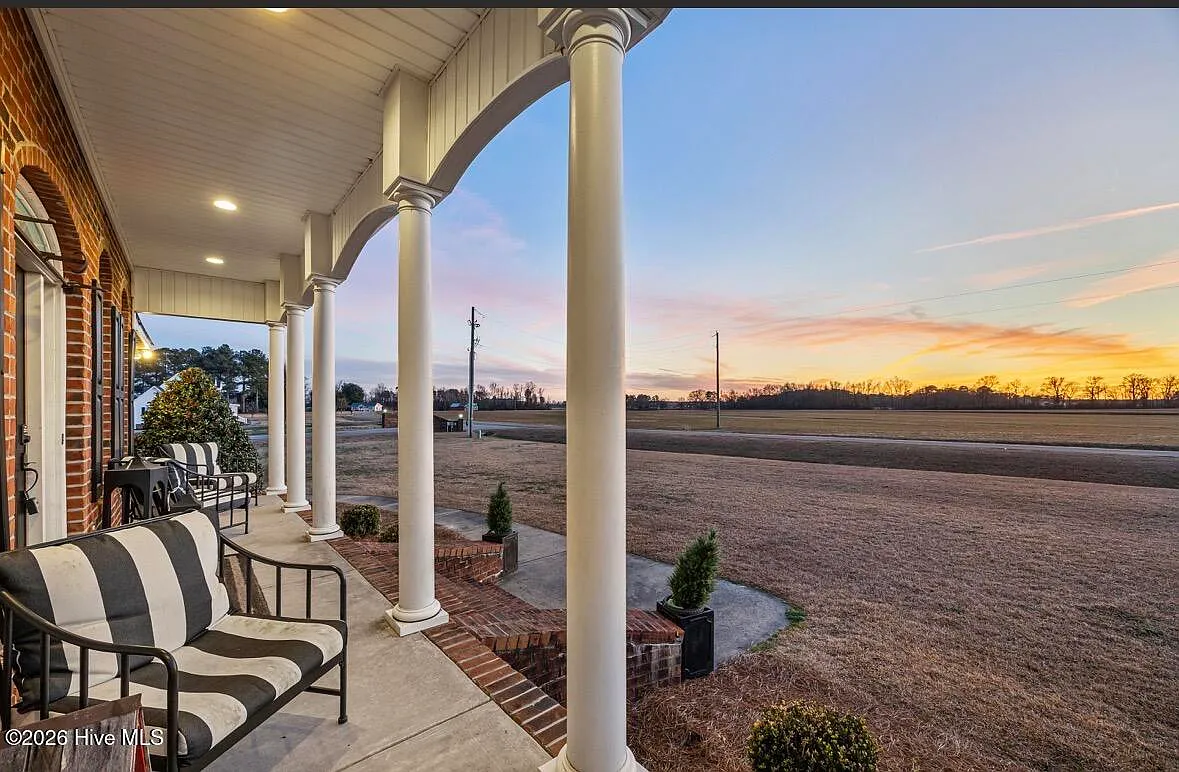 5 bed, 4.0 bath, 3654 sqft, $2,500 — Photo 4