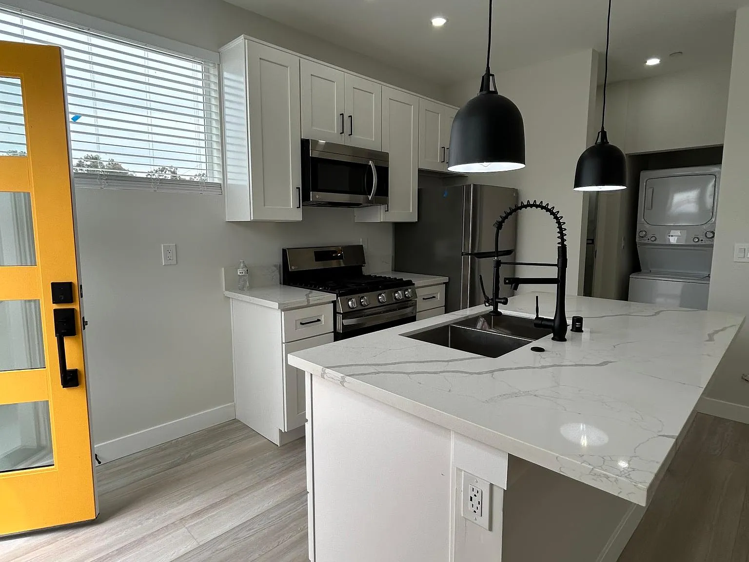 3320 B St — Photo 2