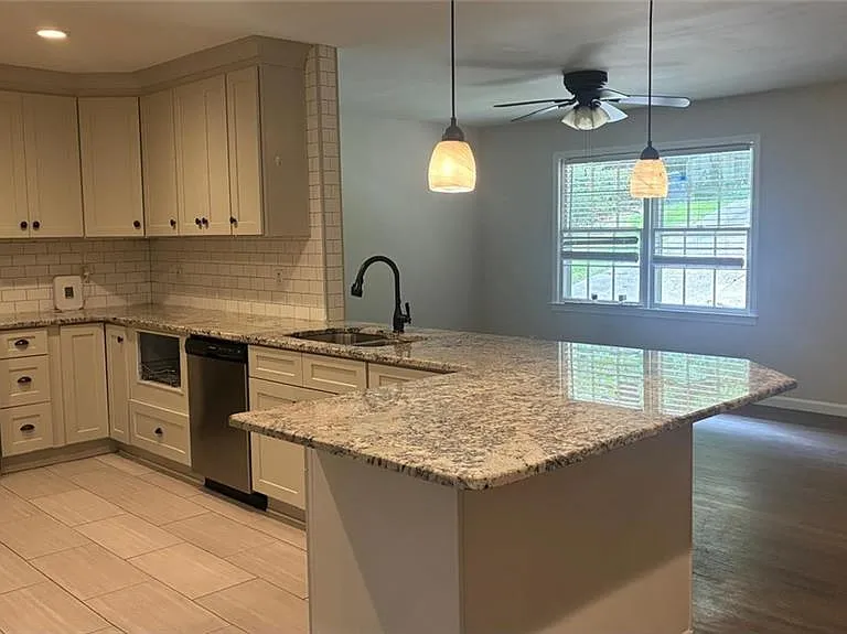 1744 Oak Ridge Way — Photo 6