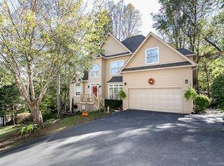 127 Coachmans Trl, Asheville, NC 28803