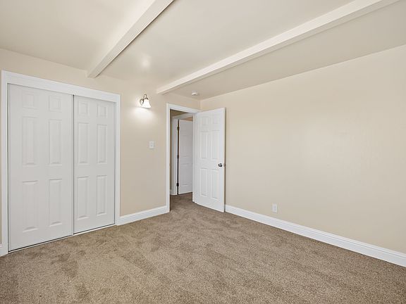 4th image of 647 17th St APT D