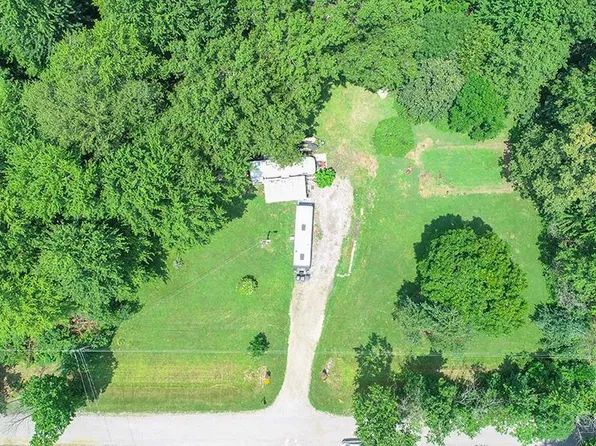 3958 Pettett Dr, Blanchester, OH 45107