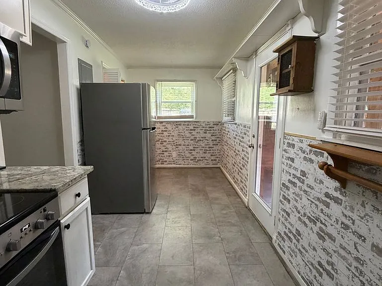 144 Lacy Cir — Photo 11