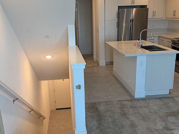 2nd image of 9877 Macarthur Blvd Unit B