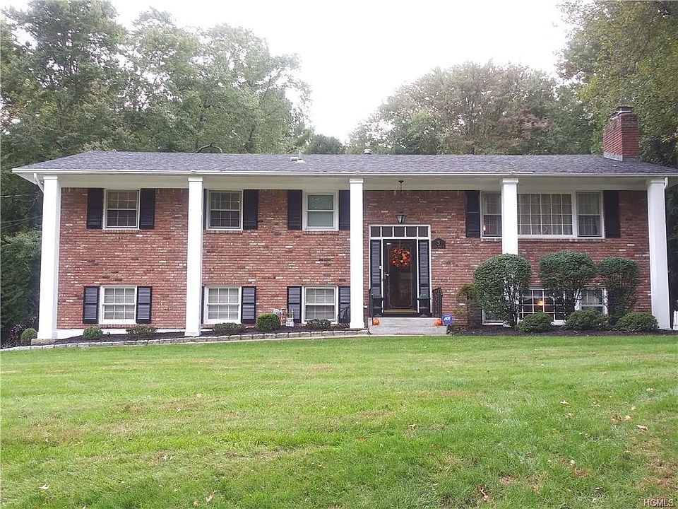 2nd image of 3 Little Brook Ln