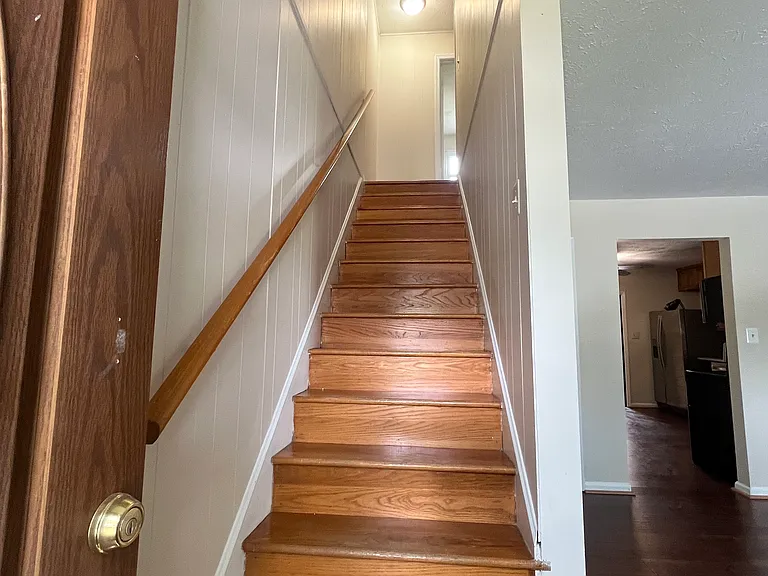 523 Monticello St — Photo 4