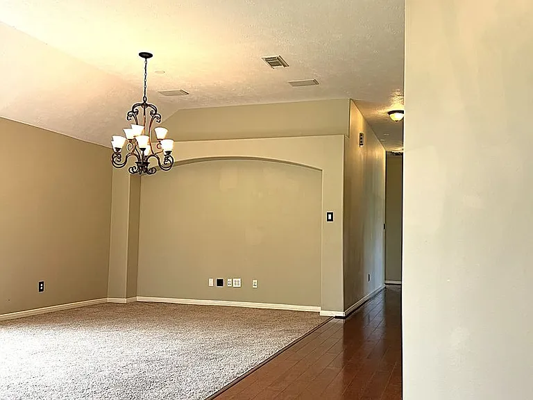 18718 Walden Forest Dr — Photo 2