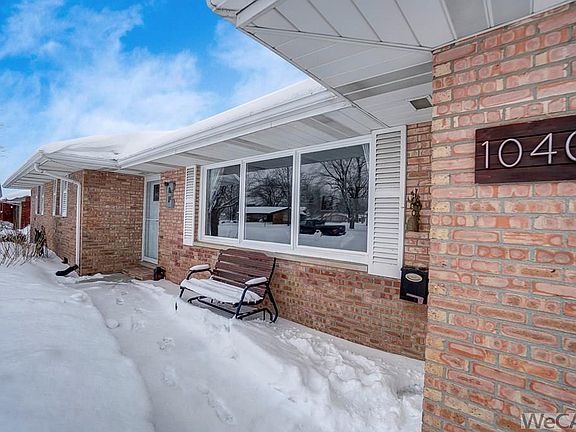 3rd image of 1040 Maplewood Dr #Drw4-p13