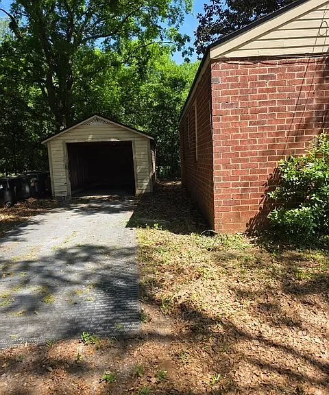 2443 S Lumpkin Rd — Photo 6