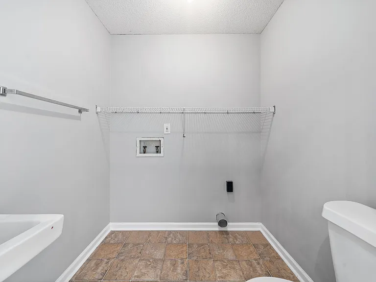3737 Heather Dr — Photo 16