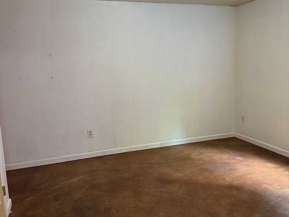 Bedroom with closet