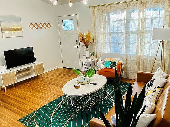 2nd image of 105 Santa Fe Trl