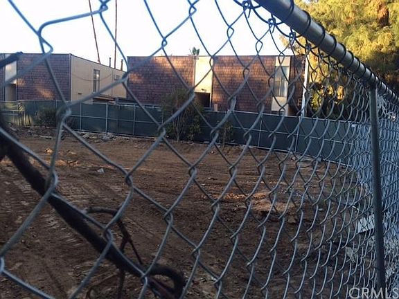 5th image of 109 Harkness Ave