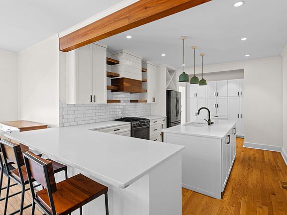 5th image of 408 Tremont St