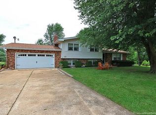 2668 Wycliff Dr, Farmington, MO 63640