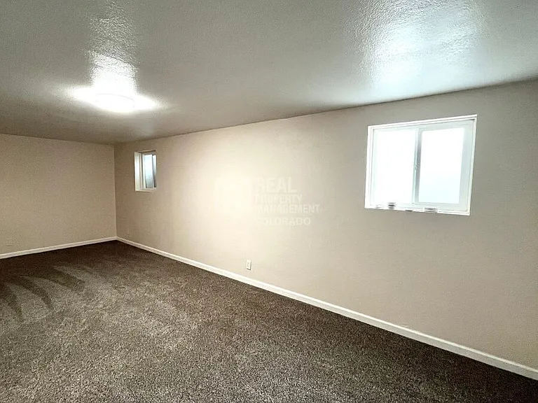 2046 Del Mar Dr — Photo 14