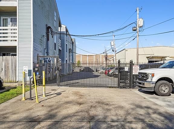 2nd image of 4218 Hessmer Ave APT 214