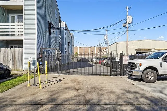 4218 Hessmer Ave #214 — Photo 2