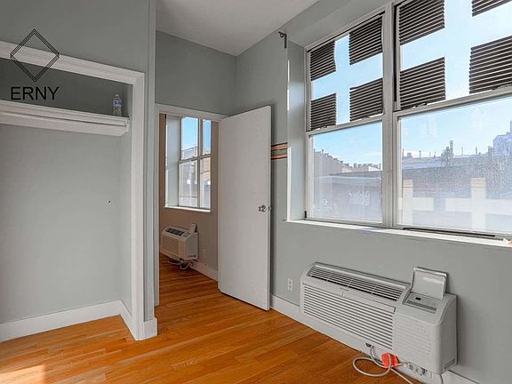 5th image of 350 Broadway #4R