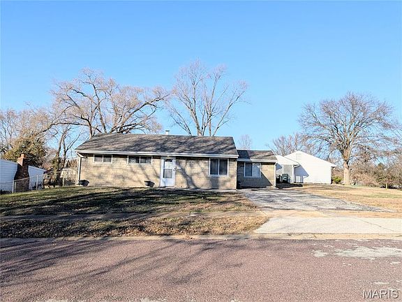 2nd image of 7801 Ellington Dr