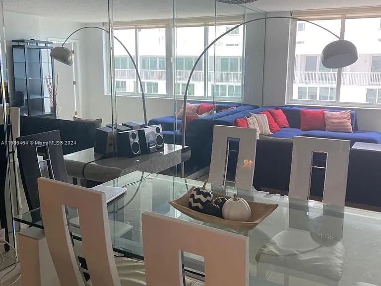 5401 Collins Ave #412 — Photo 15