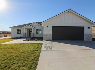 2936 S Roosevelt St, Kennewick, WA 99336