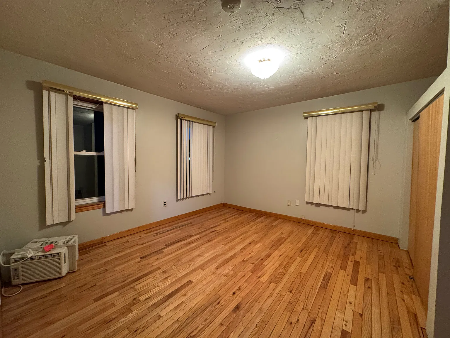 4 bed, 1245 sqft, $3,000 — Photo 4
