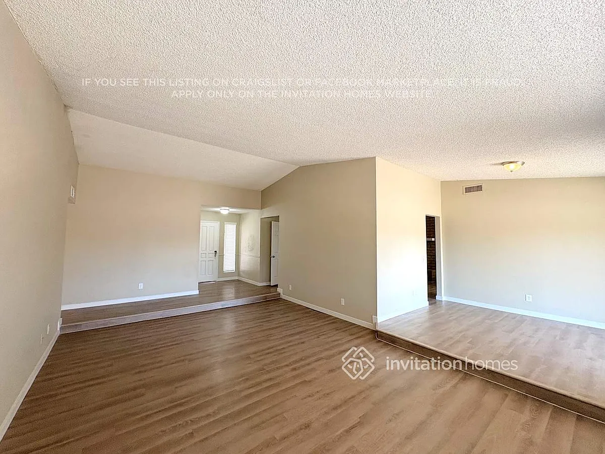 Building Photo - 4205 N 101st Ave