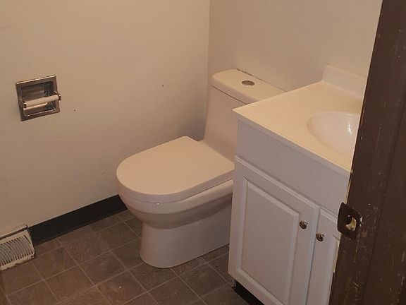 5th image of 4414 Grinnell Dr APT 1