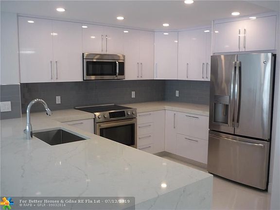 3rd image of 3500 Galt Ocean Dr APT 414