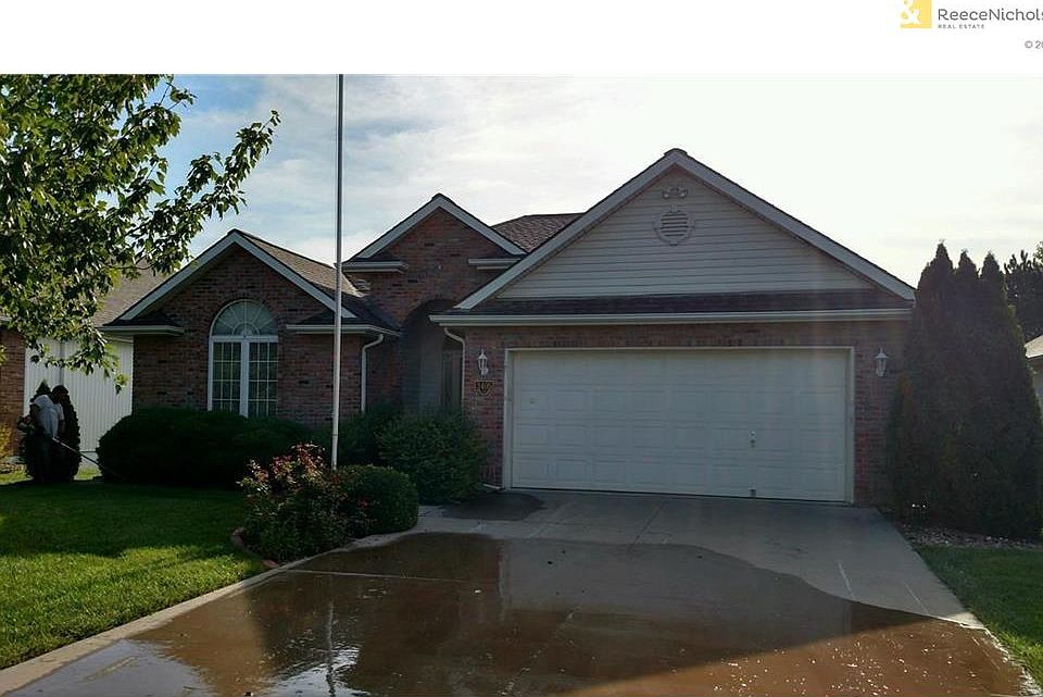 1st image of 3405 S Victoria Dr
