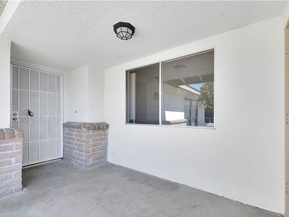 5th image of 41026 Beachwood Ave #2