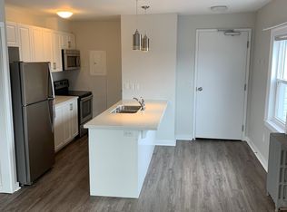 22 Main St W #1, Grimsby, ON L3M 1R4