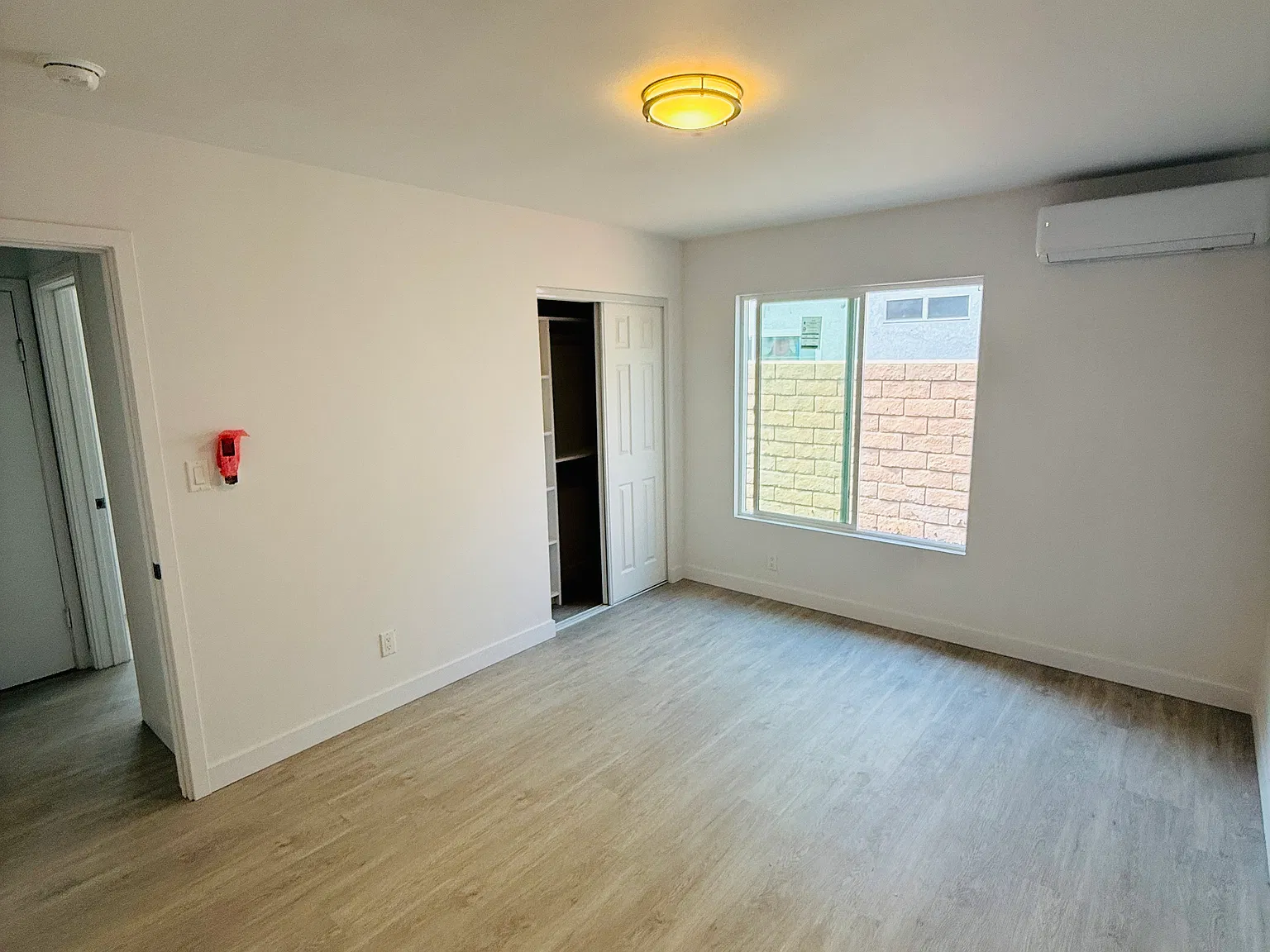 2 bed, 841 sqft, $2,100 — Photo 3