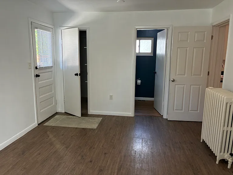 2809 Linwood Ave — Photo 12