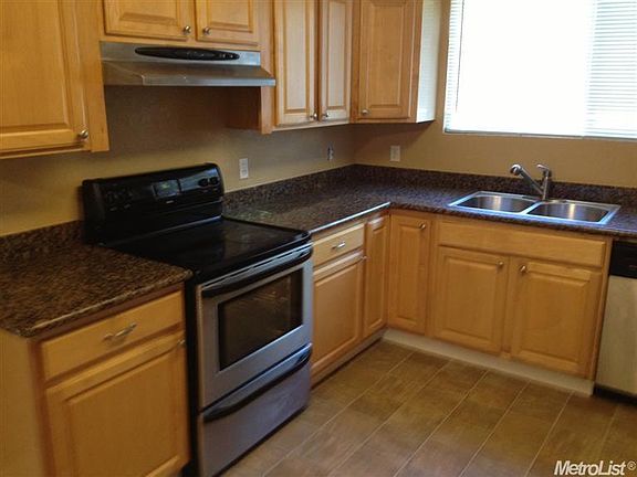 4th image of 5962 N Pershing Ave