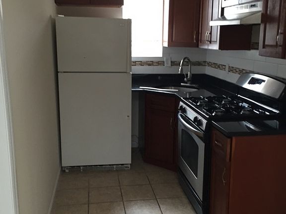 2nd image of 157 Van Horne St #2